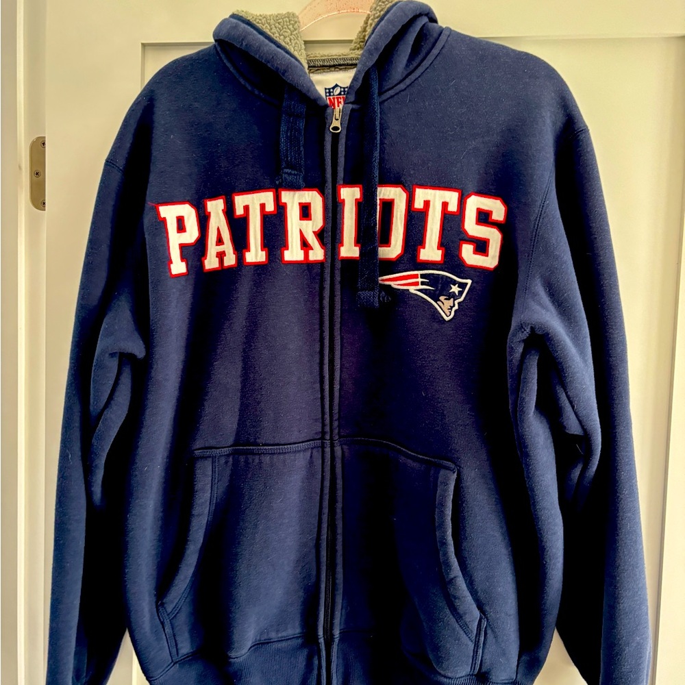 Men’s New England Patriots Zip up Hoodie Size Medium
